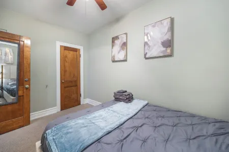 Chicago style apt/Near Hosp/ORD/MDW/DT