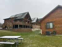 Cozy 3 Bed 2 Bath Cabin located next to Three Bears Resort in Warrens Wisconsin