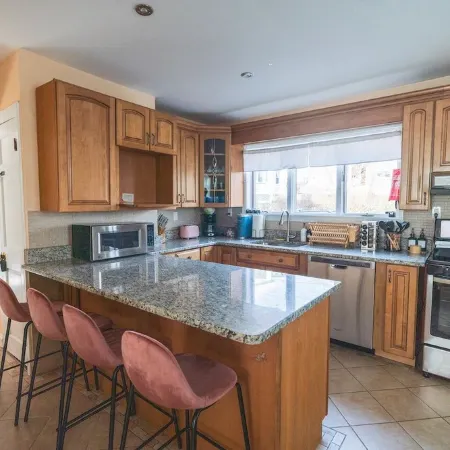 Tufts 4BD/2BA - 5.MIN to Harvard&Boston / Free Parking / Walk to Subway