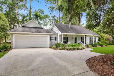 Practically perfect!! Quiet mid-island beach retreat, centrally located to all! Hotels in der Nähe von Fort Frederica National Monument