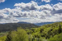 Great Rates, Easy access, 2BR, 2BA, Condo with outstanding view.  Pool &Hot Tub