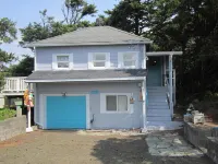 Charming beach bungalow with great beach view and easy beach access.