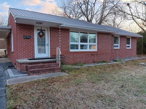 Family Friendly Fully Renovated Quiet House