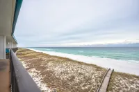 Emerald Surf # 505, Steps from the Beach! Hotel in zona Navarre Beach Sea Turtle Conservation Center