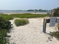 Yarmouth Cottage by the Bay