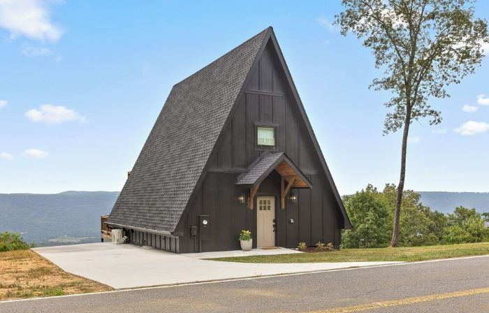 Mountain’s Edge by Appalachian A-Frames, Mountain View, Hot Tub, WiFi