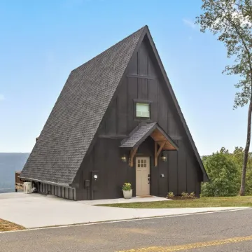 Mountain’s Edge by Appalachian A-Frames, Mountain View, Hot Tub, WiFi