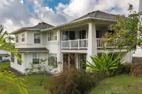 Light and Airy North Shore Condo. Owner hosted w/on site Co-host!