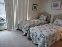 BEACH VIEWS FROM ALL 5 DECKS! HOT TUB! STEPS TO THE BEACH 듀이 비치 주변 호텔