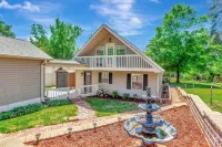 Delight on the Dock at the Edgewater Inn on Lake Hartwell