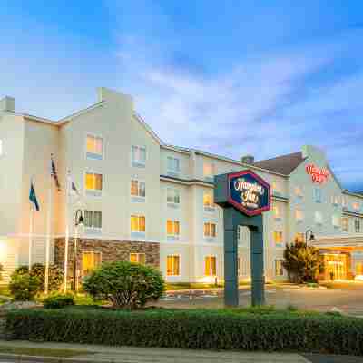 Hampton Inn Nashua Hotel Exterior