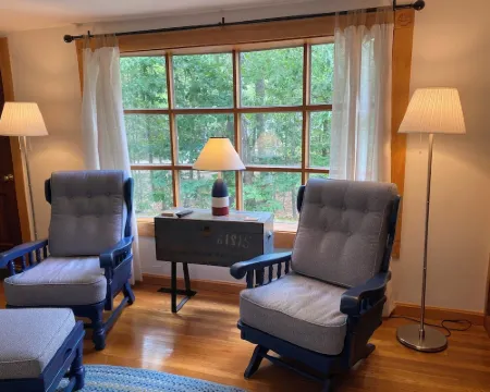 Cape Cod Cottage Retreat 伊斯特姆酒店