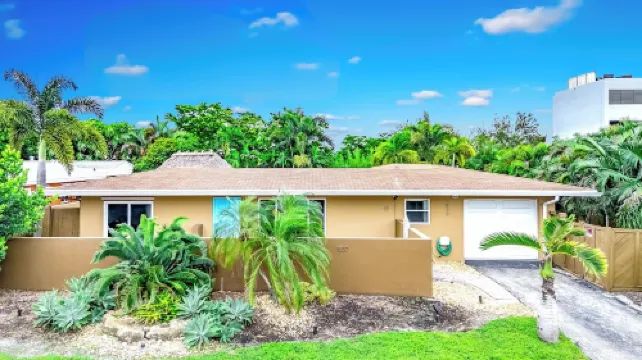 Heated Pool & Tiki Hut! Air Hockey+Close To Beach!