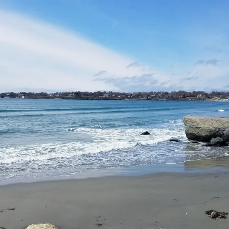Adorable Cottage Walk Across Street to First Beach, Winter min stay 9 mos