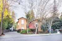 Downtown Napa!  Unit B Walk to Everything! - ห้องครัว