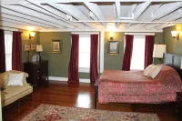 Amazing Unique Athens Condo In Renovated Church!  Walk To Downtown/UGA/Sanford Hotel a 