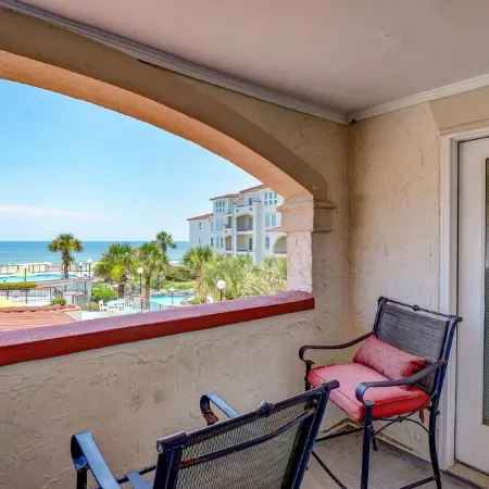 OCEANFRONT 2 BEDROOM CONDO, AMAZING VIEWS