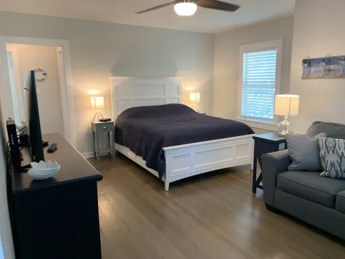 Studio #2 - Within Steps to Downtown Lake Worth Beach