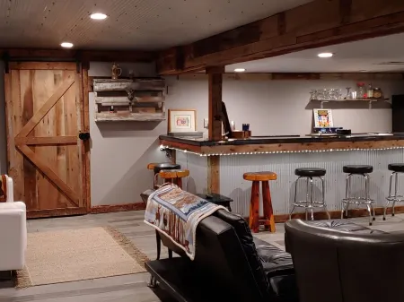 Pet Friendly, Scenic, Eureka, St Louis, Nurse, Insurance, Contractor Spec. Rates