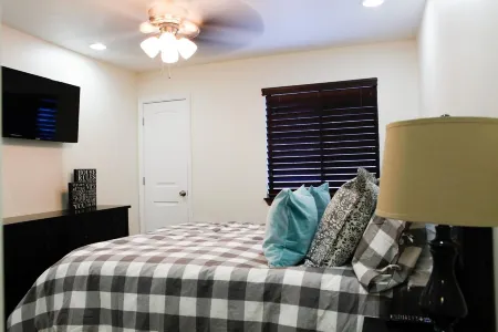 Ski In - Complete Renovation - Premier Luxury Giant Steps Condo - First Floor Отели в г. Брайан Хед