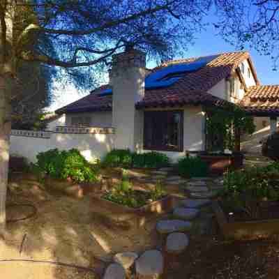 In SLO, Bright, 5-Bed 3-Bath, Safe Neighborhood with EV Charger Hotel Exterior