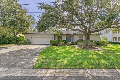 Large Pool/Spa Home Minutes from Beach with Arcade Games and Canal for Fishing.