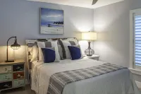 High End, Head to Toe Renovation Home with Pool & Hot Tub Timberline Glamping Jupiter附近的飯店