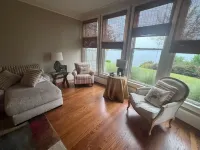 Tranquil Lakefront Paradise on Lake Oconee!! Beautiful 2 Bedroom Condo