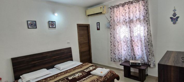 Saatvik Homestay with Free Pickup & Drop for Vaishno Devi Yatra Hotels in Katra