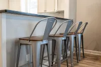 NEW! UPTOWN Cottages - 2bed/1bath - new furnishings!