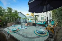 A Tropical Beauty🏝🏠 Historic Charm + Modern Luxury - 2-Star