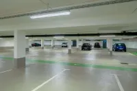Ramada Encore by Wyndham Munich Messe - Bãi đậu xe