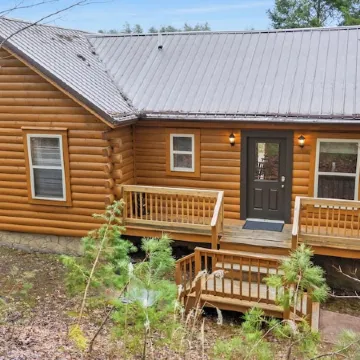Amazing Grace Cabin at Red River Gorge / Sleeps 12 / Hot Tub / Pool Table