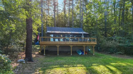 Modern Lake House close to Portland