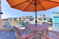 First Floor King Suite, Kids Bunk Room ~ Private Beach & Community Pool Access! - WiFi