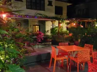 Hotel Middle Path & Spa Hotels near Sarangkot View Point