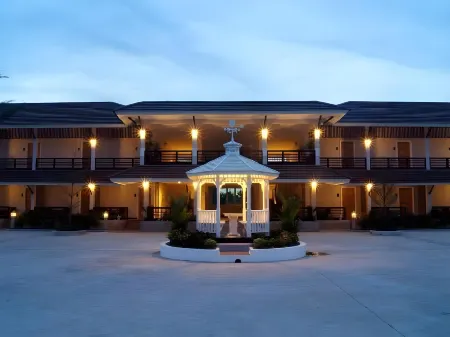 Chada View Resort Отели рядом с достопримечательностью «Wat Pa Kok Mai Dang»