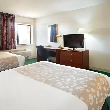 Howard Johnson by Wyndham Columbus State Fairgrounds I-71