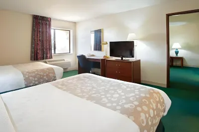 Norwood Inn & Suites North Conference Center