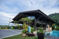 Sebayu Retreat Gopeng - Pools