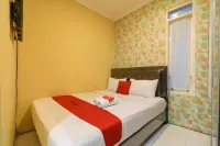Reddoorz Syariah near Jam Gadang Bukittinggi 2 Hotel di Bukittinggi