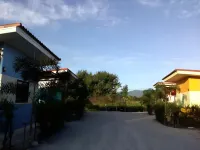 Baan Rim Taan Hotels in Phanat Nikhom