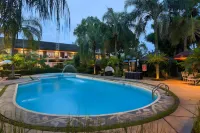 Hotel Montana Dua Malang - Swimmingpools