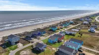 Spacious Coastal Escape + 3 King Ensuites + Bunkroom Ensuite + Beach Gear