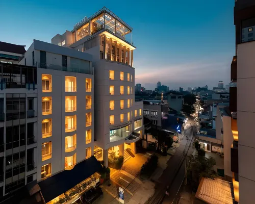 Grand Picasso Hotel Hotels near Slipi