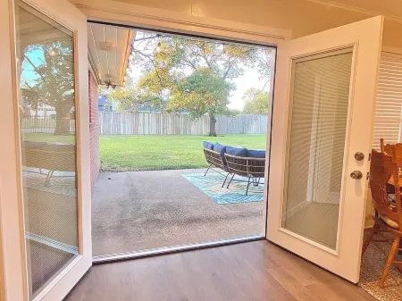 Three Bedroom ~ 8 Mins to A&M ~ Quiet Neighborhood Отели в г. Брайан