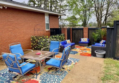 The Pool House,   3-Bedroom Home in Marshall,  Backyard Inground Swimming Pool