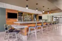 The Newberry Hotel Bend, Tapestry Collection by Hilton - bar