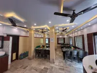 Hotel Holiday Home - breakfast