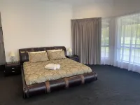 Experience world-class service at Doyles on the Bay